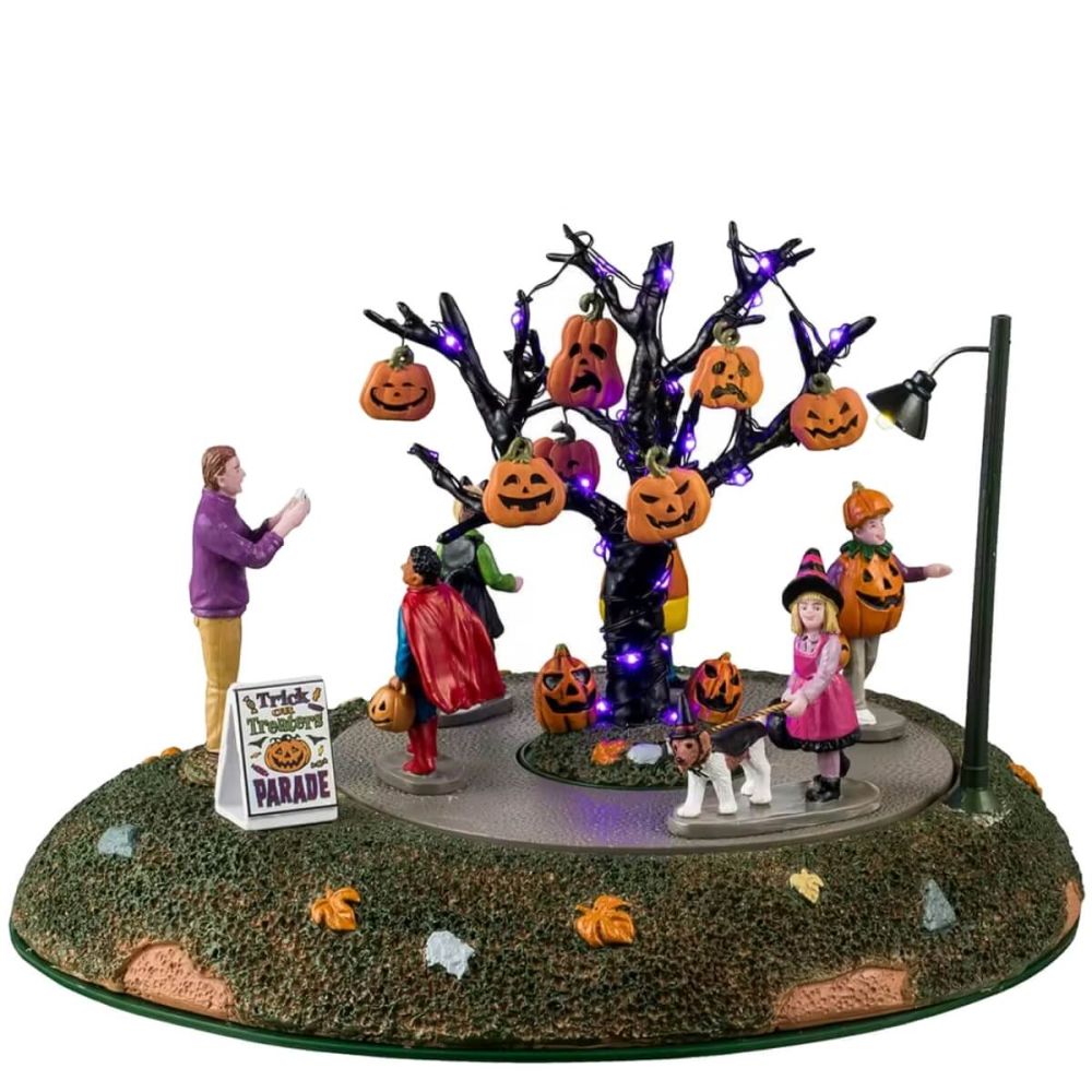 Spooky Town - Trick Or Treaters Parade