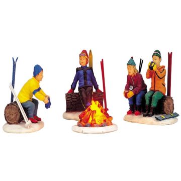 Lemax - Skiers' Camp Fire - Set van 4 - Nu Voorverkoop