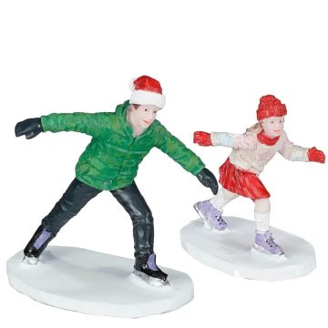 Luville - Ice Skating Man and Girl- Set van 2